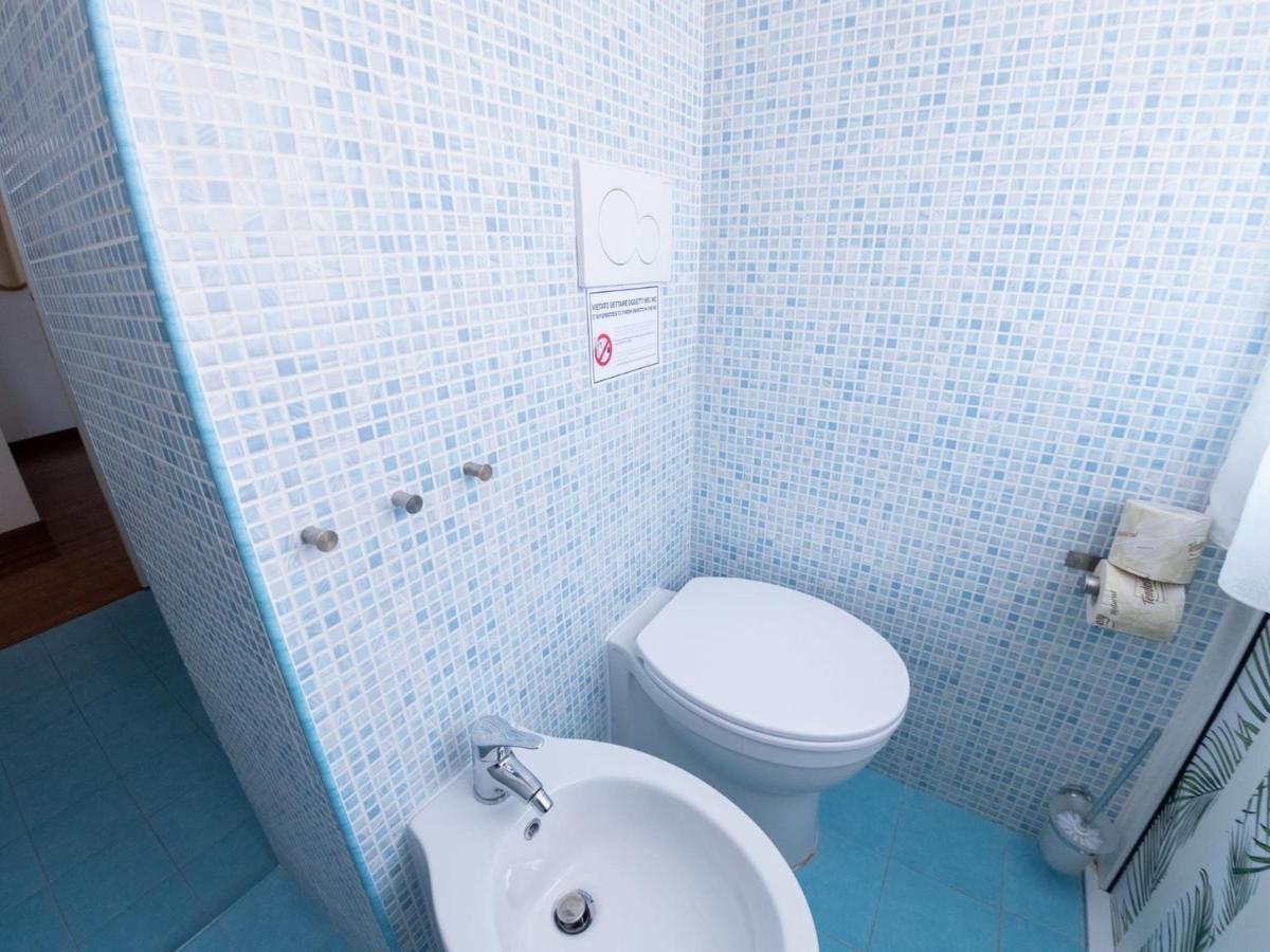 רומא The Best Rent - Beautiful Apartment With Terrace Near Colosseo מראה חיצוני תמונה