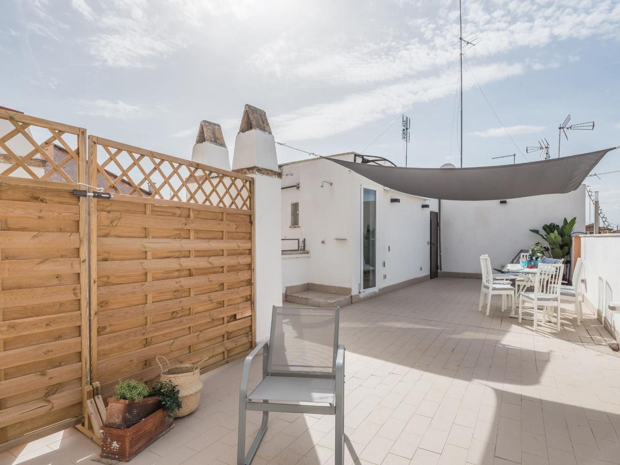 רומא The Best Rent - Beautiful Apartment With Terrace Near Colosseo מראה חיצוני תמונה